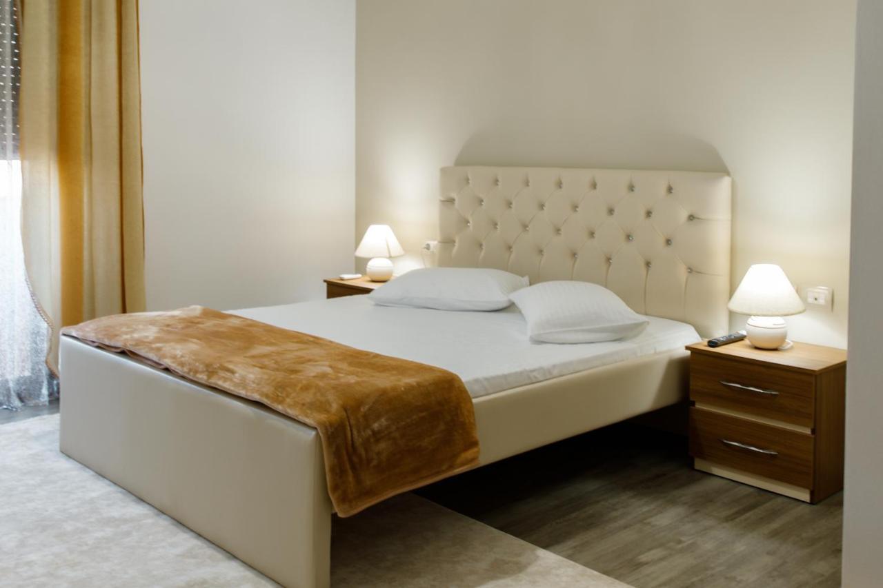 The Luxe Apartments Gjirokastër Exteriör bild